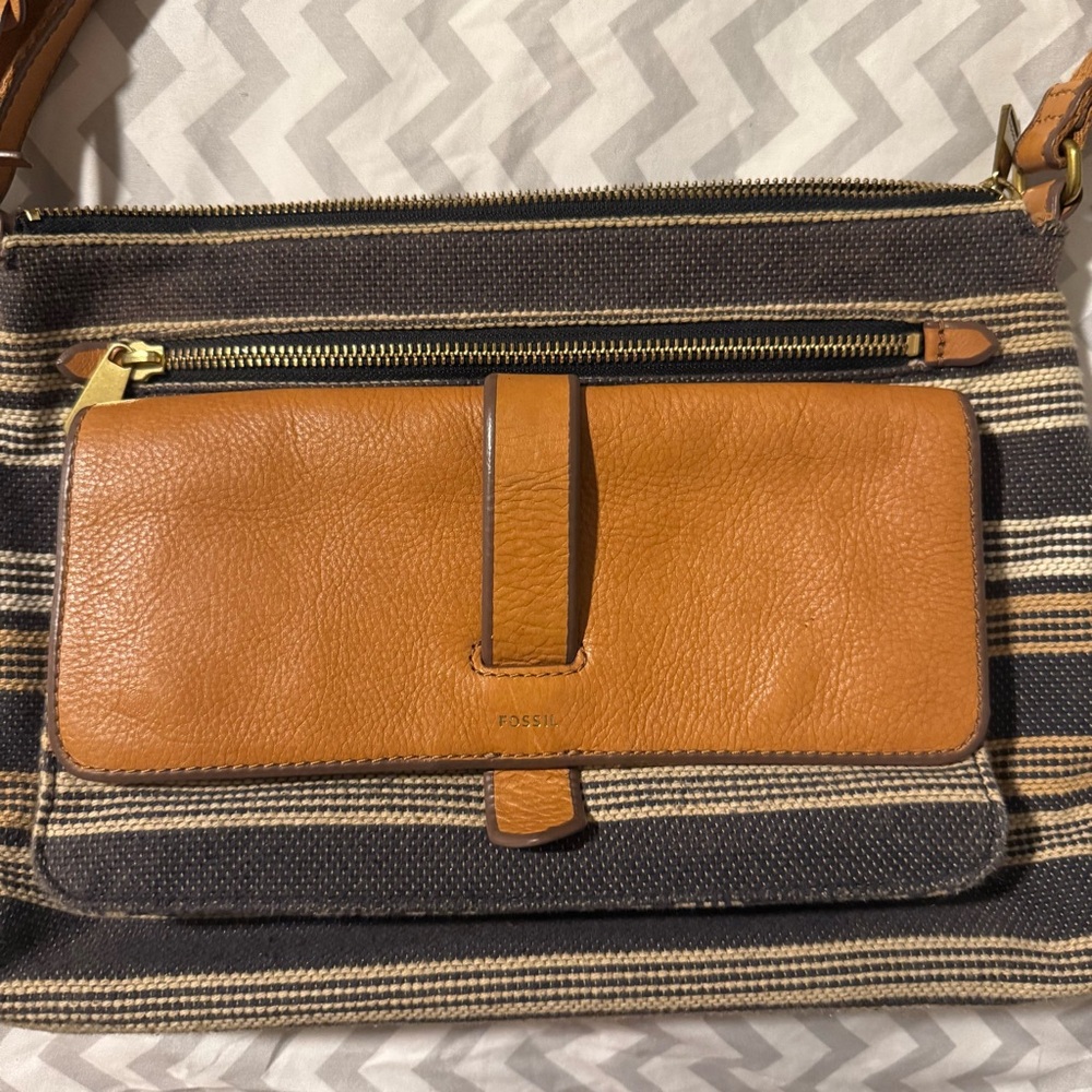Fossil Kinley Striped Canvas and Leather Crossbody/Shoulder bag - Picture 2 of 5